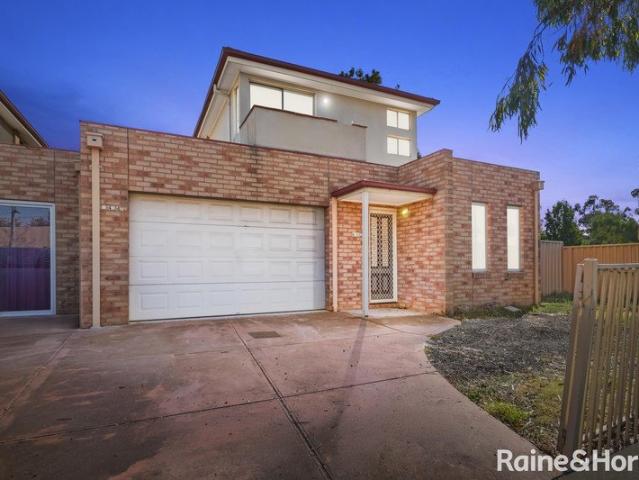 Spacious Townhouse In Central Melton For Home Owners And Investors Alike