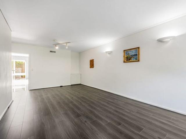 Spacious Townhouse in a Convenient Essendon Location
