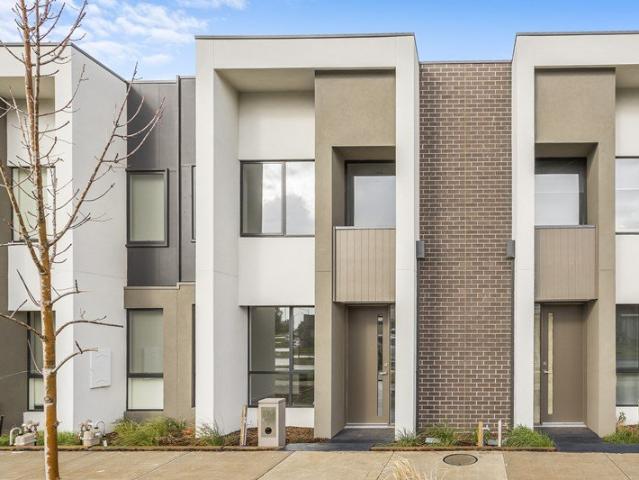 Spacious Townhouse in a Desirable Location