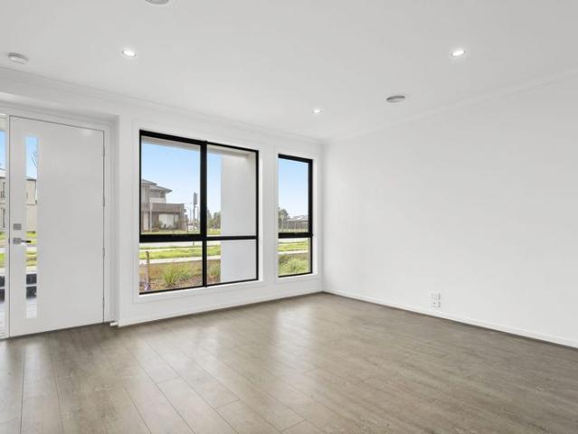 Spacious Townhouse in a Desirable Location