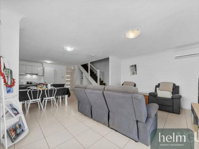 Spacious Townhouse in a Quiet Complex