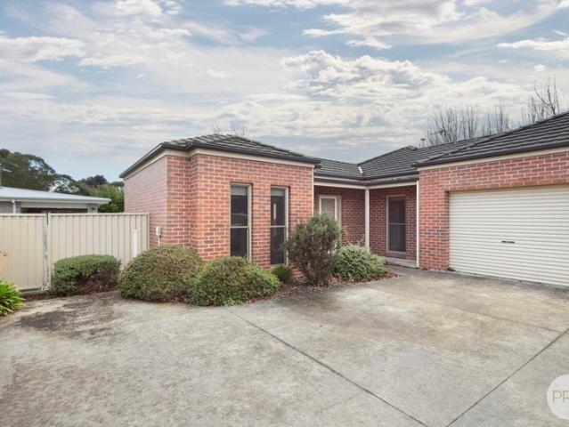 Spacious Townhouse in Blue Chip Buninyong