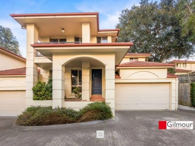 Spacious Townhouse in Excellent Location