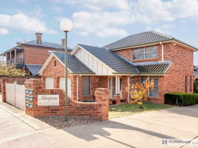 Spacious Townhouse in Perfect Location