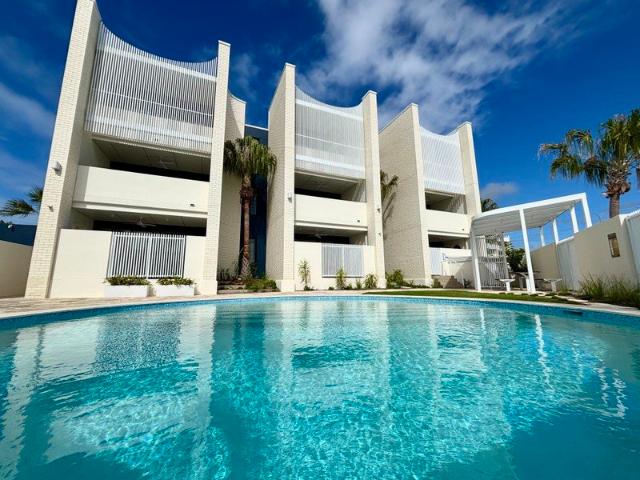 Spacious townhouse in the Heart of Bokarina Just a Stroll to the Beach!