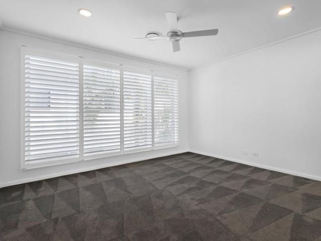 Spacious Townhouse in the Heart of Coolum