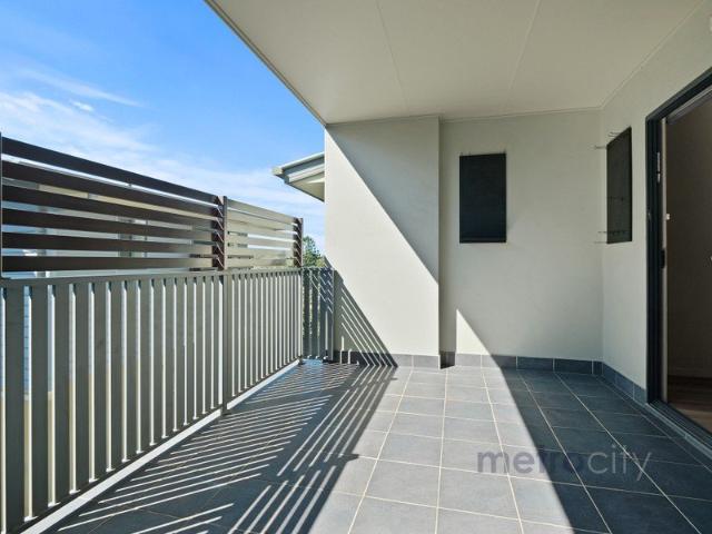 Spacious Townhouse in the Heart of Greenslopes