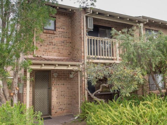 Spacious townhouse in the heat of Leederville