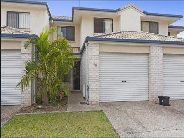 Spacious Townhouse in the Popular Oasis Complex