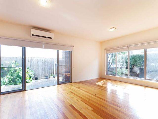 Spacious townhouse in Thornbury