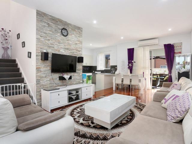 Spacious Townhouse In Tranquil Setting