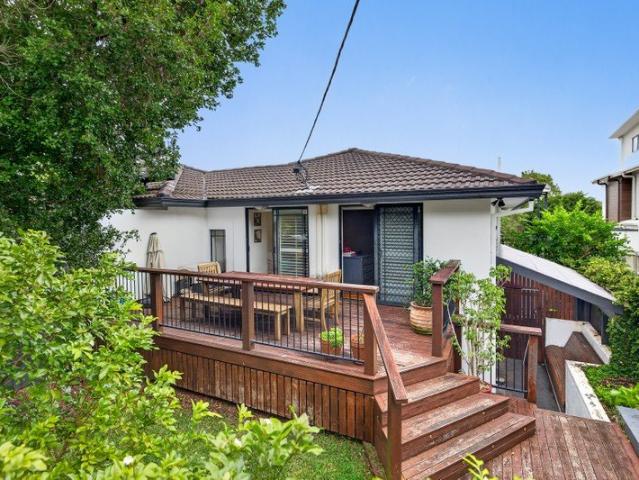 Spacious Townhouse Living in a Prime Balmoral Position