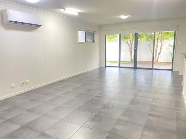 Spacious Townhouse Living in Sought After Villaggio at Richlands