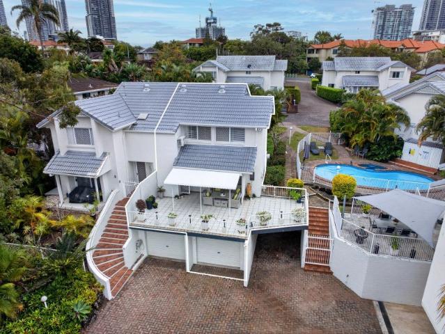 Spacious Townhouse Living in the Heart of the TSS Precinct