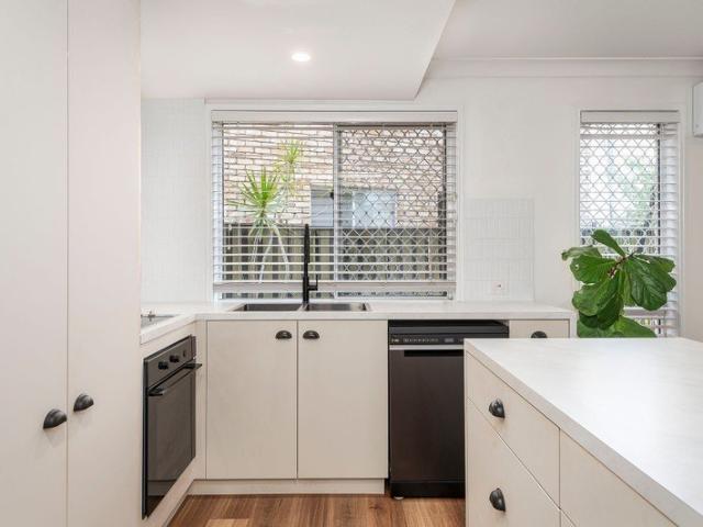 Spacious Townhouse Living in the Heart of Burleigh Waters