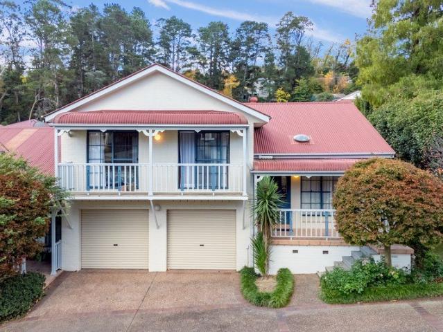 Spacious Townhouse Living in the Heart of Leura