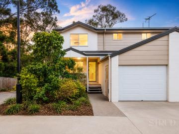 Spacious Townhouse Living with Two Outdoor Entertaining Areas