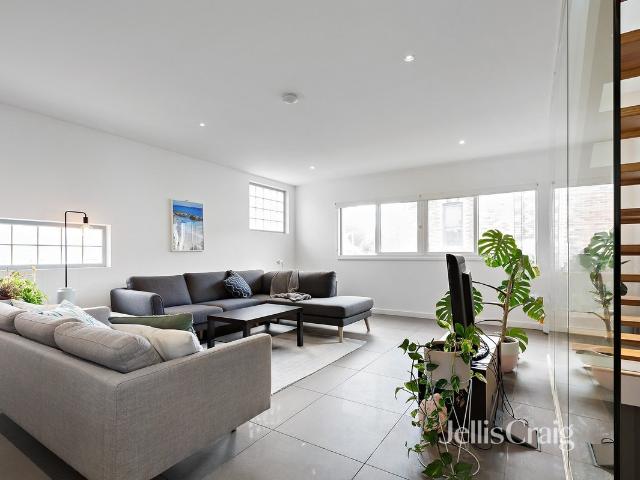 Spacious Townhouse Moments from Swan Street's Vibrant Lifestyle