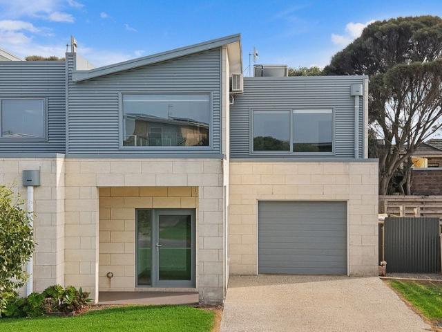 Spacious Townhouse Moments from the Shore