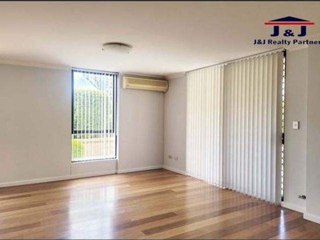 Spacious townhouse Style 3bed A.P.T for rent