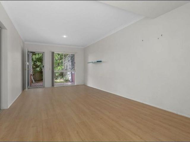 Spacious Townhouse private and low maintenance