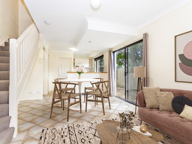 Spacious Townhouse with Courtyard!