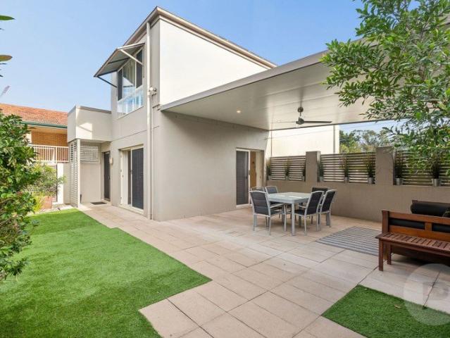Spacious Townhouse with Expansive Private Courtyard