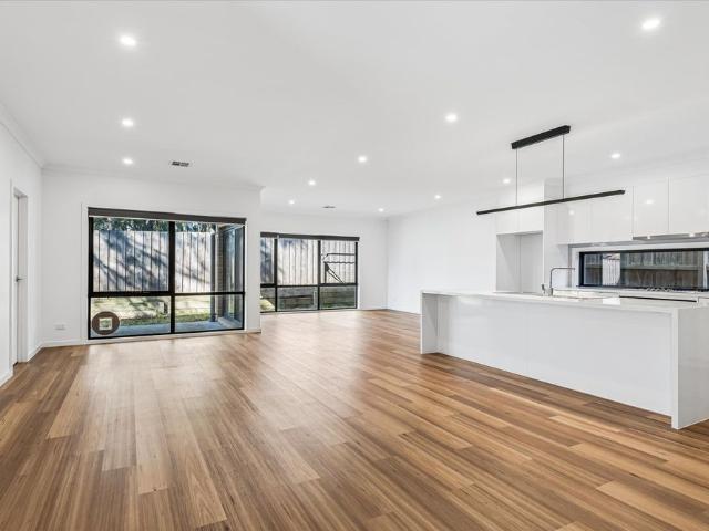 Spacious Townhouse with Multiple Living Areas