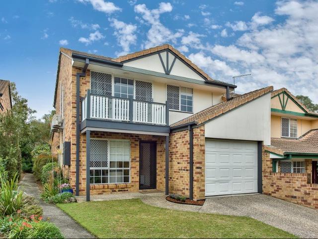 Spacious Townhouse with Private Alfresco & Resort Style Facilities