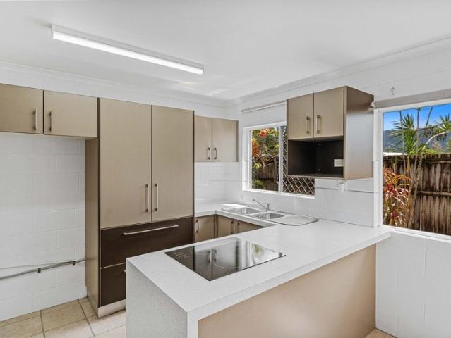 Spacious Townhouse with Private Courtyard