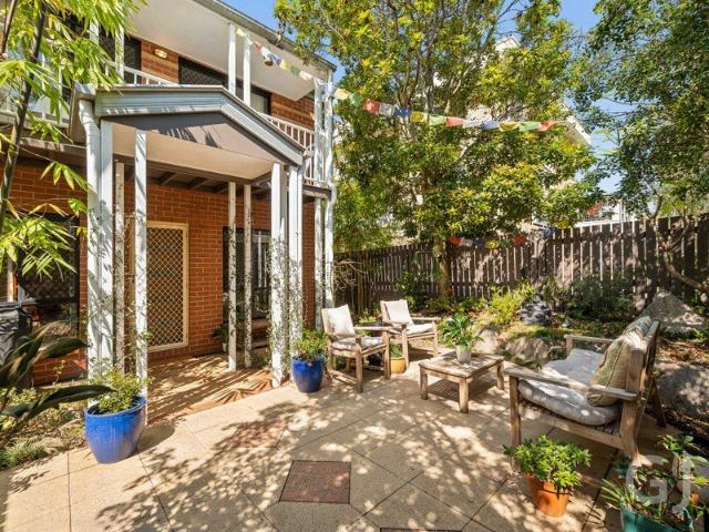 Free Standing Townhouse with Private Garden Retreat