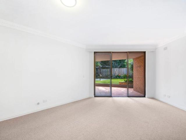 Spacious & Tranquil Garden Apartment with Private Courtyard