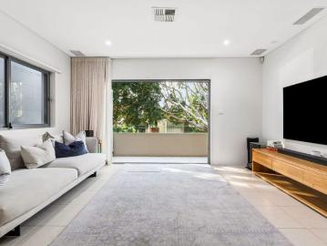 Spacious Tri Level Family Residence in the Heart of Waverley