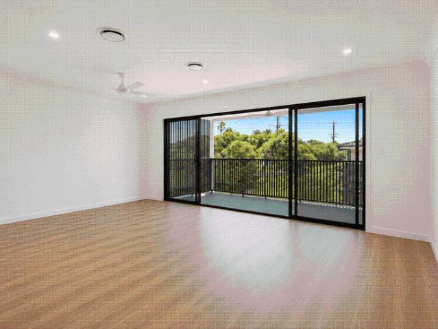 Spacious Tri Level Townhouse in a Convenient Clontarf Location