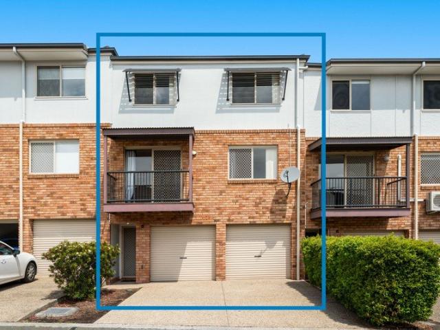 Spacious Tri Level Townhouse in Prime Location