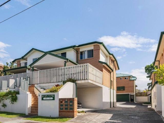 Spacious Tri Level Townhouse with 4 Car Spaces