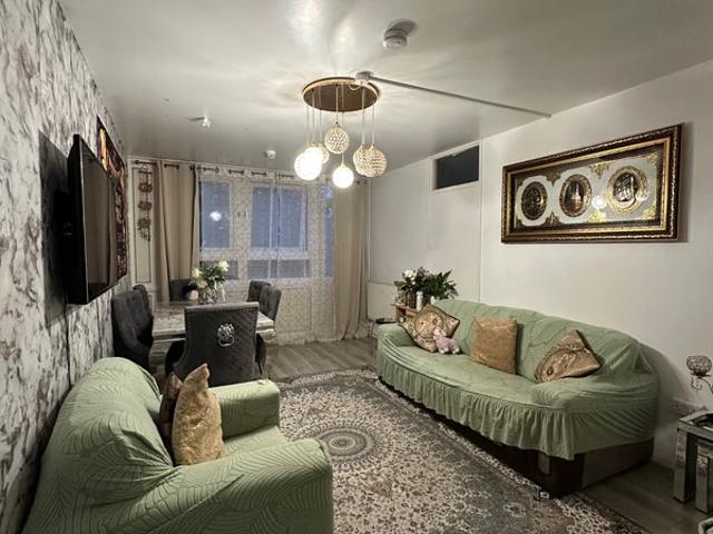 Spacious Two/Three Bedroom Maisonette London E1