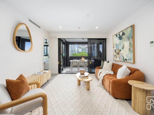 Spacious two bed apartment at prestigious 'Nero'