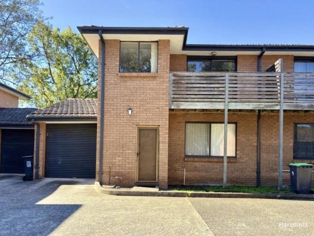 Spacious Two Bedroom Townhouse in Convenient Location