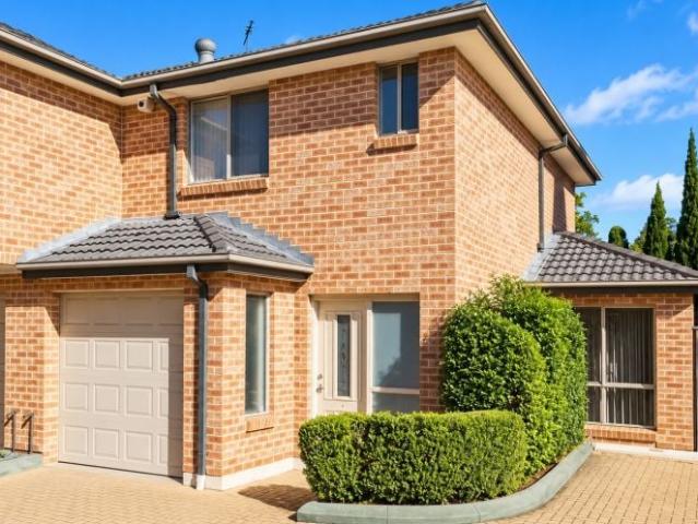 Spacious Two Bedroom Townhouse in a Convenient Baulkham Hills Location