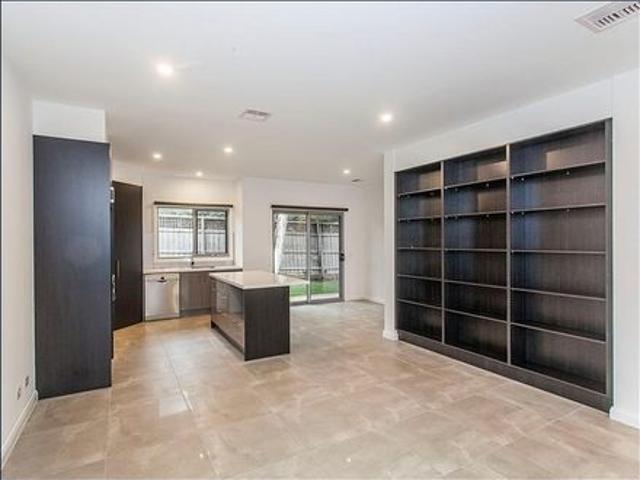 Spacious Two Bedroom Townhouse minutes to Vermont Primary