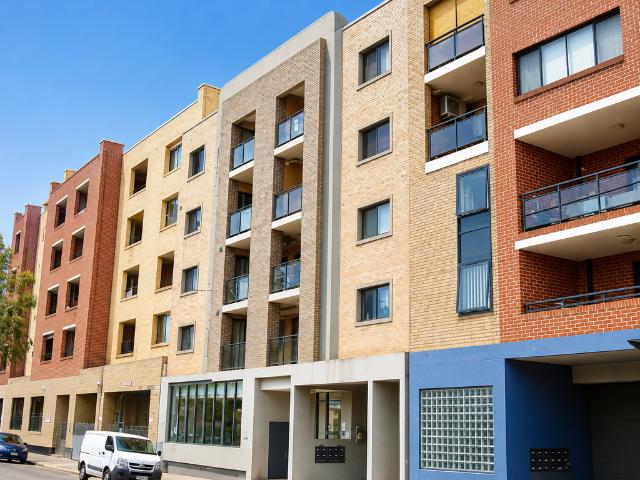 Spacious Two Bedroom Two bathroom Apartment in a Prime Parramatta/Harris Park Location Ray Wehbe Real Estate