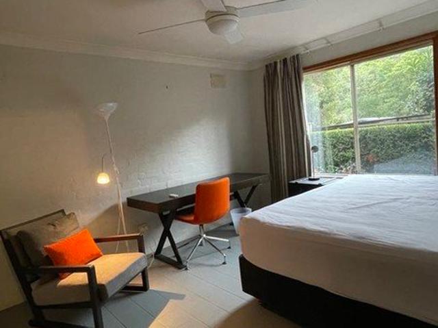 Spacious Two bedroom Unit, Fully Furnished with All Bills Included