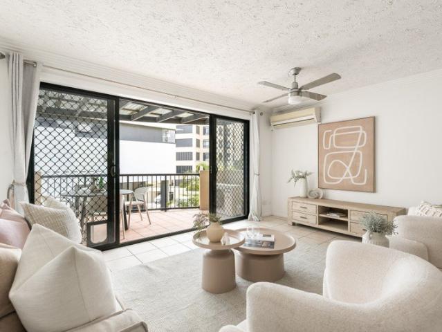 Spacious Two Bedroom Unit in Oasis