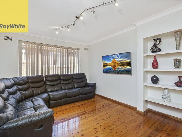 Spacious Two Bedroom Unit in a Convenient Location