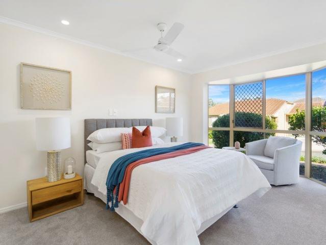 Spacious Two Bedroom Unit in a Prime Location