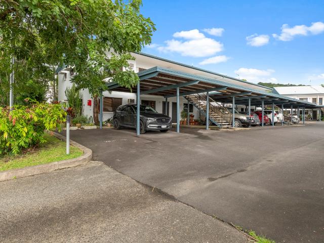 Spacious Two Bedroom Unit in Sought After Freshwater 6 Month Lease