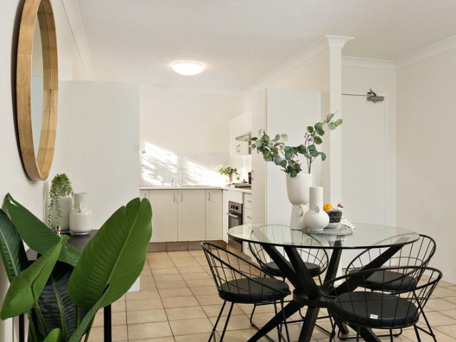 Spacious Two Bedroom Unit with Air Conditioning & Lock Up Garage!