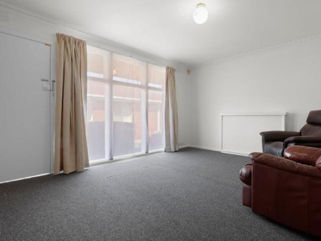 Spacious Two Bedroom Unit