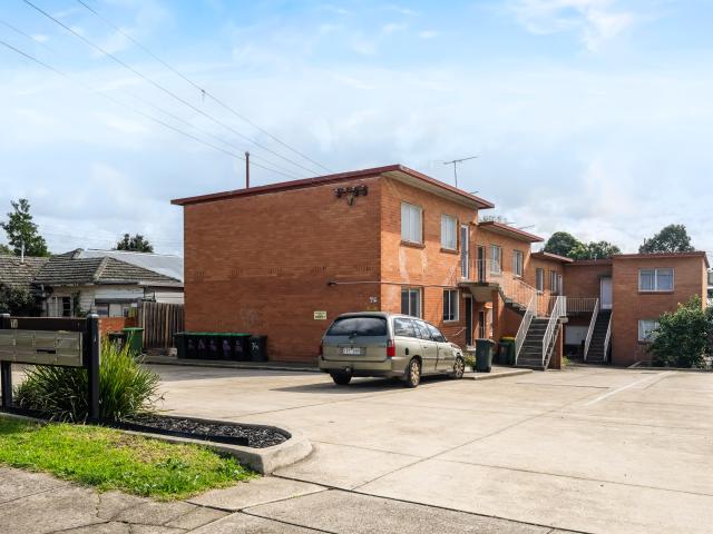 Spacious Two Bedroom Unit!